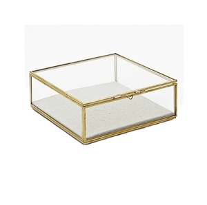 Boîte à bijoux élégante en laiton et verre Design personnalisé Boîte à bijoux en verre et laiton de meilleure forme Exportateur en gros - Product Image 1