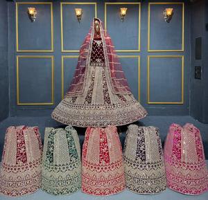 Lehenga de mariée en velours lourd avec une grande jupe évasée, nouvelle collection, entièrement brodée et ornée de six pièces, parfait pour les mariages et les occasions festives. - Product Image 1