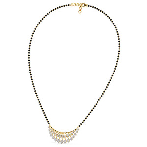 Collier chaîne traditionnel avec pendentif en forme d'arche et motif soleil en diamant - Product Image 3
