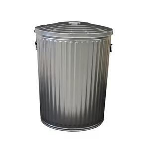 Cubo de basura metálico moderno y elegante diseñado para un almacenamiento sofisticado en la sala de estar, el dormitorio o la cocina. - Product Image 2