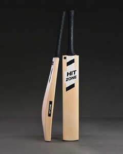 Batte de cricket HIT ZONE English Willow Édition Performance Elite, conçue pour les joueurs de tournoi, offrant un équilibre de précision et une puissance exceptionnels. - Product Image 3