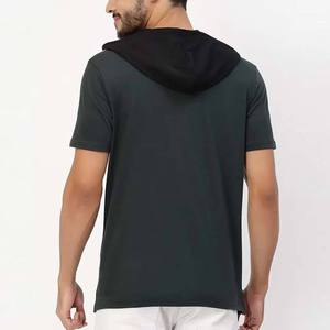 เสื้อยืดแขนสั้นผู้ชายสีดำแบบมีฮู้ดทรงเข้ารูป ผ้าถักโพลีเอสเตอร์ สีพื้น สวมใส่สบาย ระบายอากาศได้ดี เหมาะสำหรับฤดูร้อน - Product Image 6