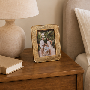 Cadre photo métallique Sunburst en gros, cadre photo doré texturé de luxe léger, support de table électroplaqué pour décoration intérieure - Product Image 6