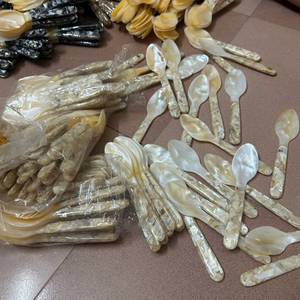 Superbe plaque de coquillage scintillante et rare, avec finition vintage or et argent et lueur naturelle sélectionnée à la main - Product Image 3