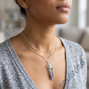 Pendentif crayon en cristal de Lepidolite religieux, forme hexagonale, unisexe - Product Image 5