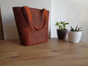 กระเป๋าถือหนังแท้สุดหรูสำหรับสุภาพสตรี พร้อมซิปปิด ปรับแต่งสีและโลโก้ได้ รุ่นใช้งานประจำวัน LTB-0229 - Product Image 4