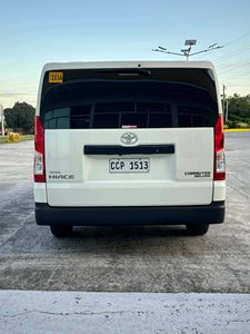 Toyota Hiace Commuter Deluxe Usada, Año 2025 - Product Image 3