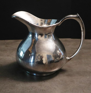 Jarra de Agua de Acero Inoxidable con Logotipo Personalizado, Acabado Brillante para el Hogar, Cocina o Mesa - Product Image 4