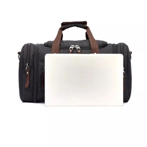 Bolsa Deportiva Impermeable de Nailon RAHRAJ ENTERPRISES con Compartimento para Zapatos, Correa Ajustable, Capacidad de 30-40L - Bolsa de Viaje Deportiva Unisex - Product Image 4