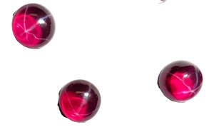 Rubis étoilé transparent rond 9x9 mm 5 carats, cabochon poli créé en laboratoire avec effet étoile à 6 branches pour la fabrication de bijoux - Product Image 6