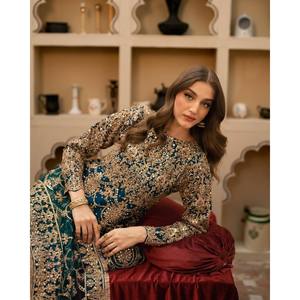 Conjunto de Fiesta de Diseño con Top de Satén, Pantalones Plazzo y Dupatta con Bordado Elaborado, Aspecto Elegante - Product Image 1