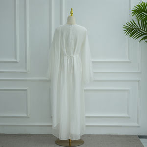 Robe Cape Élégante en Tissu Froissé OEM avec Broche, Couleur Unie, Fluide et Modeste, Abaya Dubaï pour Femme Musulmane - Product Image 6