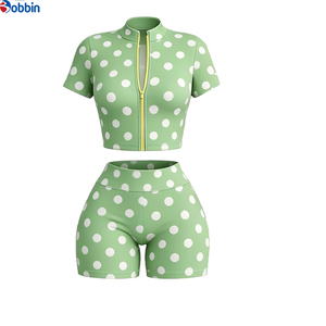 Conjunto de 2 Piezas para Mujer, Top Corto de Manga Corta y Pantalones Cortos Ajustados, Estilo Hip Hop, Deportivo, Verano, Tendencia en Ventas - Product Image 1