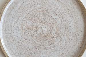 Plato de cerámica japonés hecho a mano, redondo, para bistec occidental y sushi, plato de cerámica para restaurante con elegante diseño de UO - Product Image 3