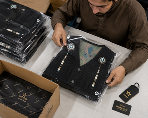 Chaleco de Cuero de Gamuza de Alta Calidad para Hombre, Estilo Vaquero Occidental, Última Tendencia, con Flecos y Detalles de Cuentas |   Fabricante OEM Personalizado - Product Image 5