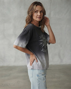 Women Oversized Crew Neck Short Sleeve Loose Fit Shirt Sun Faded Print Gradient Color Cotton T Shirt Summer Casual Shirt Ladies - Product Image 3