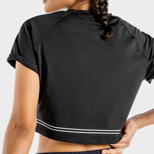 T-shirt court pour femme, idéal pour l'été, design de haute qualité avec logo personnalisé et prix abordable, style décontracté et élégant pour les acheteurs OEM. - Product Image 2