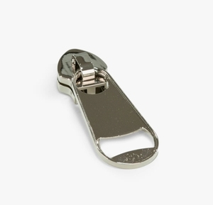 Ouvre-bouteille géant en forme de curseur de fermeture éclair, finition chrome poli, accessoire de bar, outil de cuisine, accessoire de table, décoration originale, vente en gros - Product Image 2