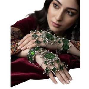 Pulsera de mano tradicional afgana Kuchi Boho, colorida, tribal, con cadena de anillo para dedo y trabajo de espejo, hecha a mano, de moda étnica. - Product Image 1