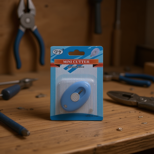 Mini couteau utilitaire à manche en plastique - Product Image 3