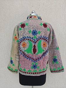 Veste en coton Suzani faite à la main, style floral, veste brodée en coton biologique, veste bohème multicolore faite à la main pour femmes - Product Image 4
