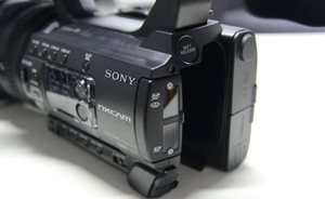 Cámaras Digitales Sony HXR-NX100 Full HD 4K con Zoom Óptico de 12x Disponibles - Product Image 1