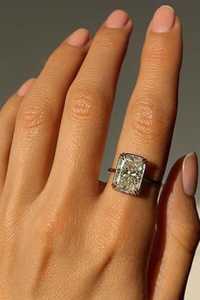 Anillo de diamante cultivado en laboratorio con corte radiante alargado de 4.02 quilates, estilo Old Mine, para oro macizo de 18 quilates con engaste de bisel, regalo de promesa de boda para amantes - Product Image 3