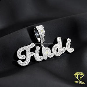 Collier pendentif personnalisé avec nom en diamant de laboratoire de qualité supérieure Gleek, style lettres cursive, finition pierre étincelante, chaîne cubaine - Product Image 2