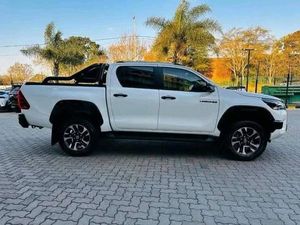 Camioneta Deportiva Usada 2025, Doble Cabina, Diésel 2.8L, 4x4 - Product Image 1