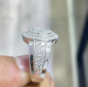 Anillo de diamante de moissanita de forma redonda blanca Anillo de compromiso de Plata de Ley 925 y joyería personalizada - Product Image 1