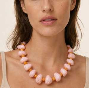 Collier Lariat Bohème Arc-en-ciel Multicolore en Résine Façonnée à la Main Écologique pour Femme, Bijou de Luxe avec Pierres Précieuses Colorées - Product Image 6