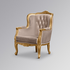Sillón Versailles Gold Wing hecho de madera de caoba con tapicería de terciopelo cepillado color arena glamuroso para uso en sala de estar. - Product Image 1