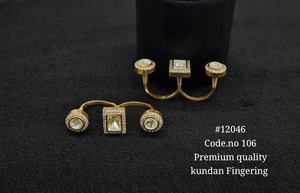 แหวนนิ้วมือแบบ Kundan ชุบทองเหลืองประดับด้วยหินสามเม็ด เครื่องประดับสำหรับผู้หญิงสำหรับงานปาร์ตี้ งานแต่งงาน ของขวัญ สไตล์หรูหรา - Product Image 5