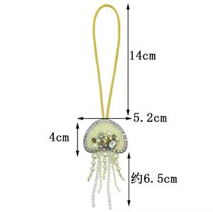 Llaveros de diamantes de imitación vintage hechos a mano con forma de medusa de color amarillo, llaveros brillantes multicolor con letras del alfabeto, dijes de pulsera con inicial. - Product Image 5