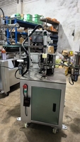 Machine de marquage à chaud entièrement automatique pour bouchons de bouteilles en aluminium et acier inoxydable - Logo et couleur personnalisés pour bouchons de vin et de cosmétiques
