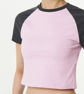 Camiseta Corta de Verano Estilo Retro Americano para Chicas, Camiseta con Cuello Redondo y Mangas Raglán en Contraste, Estampado de Logotipo en el Hombro, Ropa de Primavera y Verano - Product Image 2