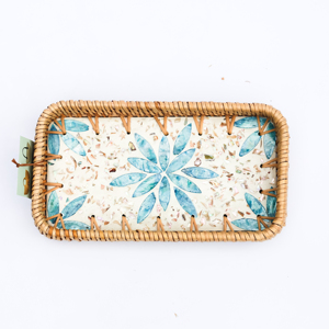 Plateau rectangulaire en céramique avec incrustation de nacre, motif fleur de lotus, design bohème, céramique tissée durable - Product Image 5