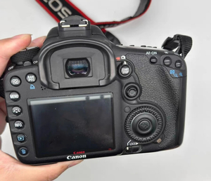 สำหรับกล้อง EOS 7D DSLR เลนส์ 18-135 มม. เซ็นเซอร์ CMOS วิดีโอ 1080p Full HD การ์ด SD หน้าจอคู่ 2-3 นิ้ว มือสอง - Product Image 4