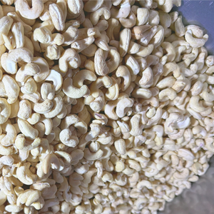 Fabrication et vente en gros de noix de cajou biologiques W180, vente en gros de noix de cajou Santigo du Vietnam, exportées vers l'Asie, l'UE et le Moyen-Orient - Product Image 1