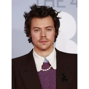 <b>Harry</b> <b>Styles</b> 6mm Ball White AA Grade Unisex Beaded Pearl Necklace for Everyday Wear - Product Image 3