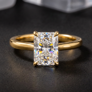 Bague de mariage populaire en or jaune 14 carats avec diamant de laboratoire VVS taille radiant, bague solitaire de luxe en diamant synthétique pour femme - Product Image 1