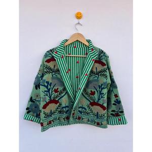 Manteau d'hiver en coton tricoté brodé Suzani de haute qualité pour femme, style universitaire court, vêtement d'extérieur chic, cadeau idéal - Product Image 1