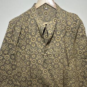 Kurta Corta de Manga Larga Color Verde Oliva 100% Algodón de Confort Superior para Hombre |   Colección Étnica Moderna con Estampado Floral Hecho a Mano - Product Image 3