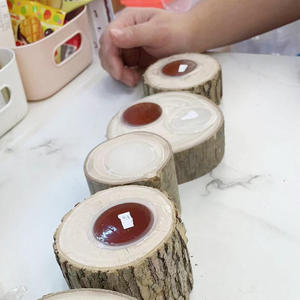 Portavelas cuadrados pequeños de madera al por mayor, ideales para propuestas de matrimonio y regalos de inauguración de casas. - Product Image 3