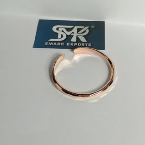 Brazalete Abierto Tradicional de Cobre Sólido Forjado a Mano, Metal Martillado, Ajustable, Ligero, Acabado Antiguo/Pulido, Unisex - Product Image 5