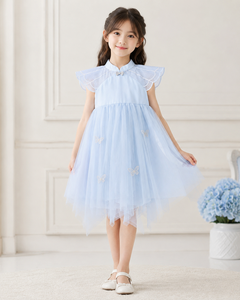 Vestido de Tul Azul Claro para Niña con Bordado de Mariposas, Manga de Pétalo, Corte en A, Largo hasta la Rodilla, Estilo Dulce, Vestido de Primavera - Product Image 1