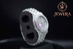 Reloj de Acero Inoxidable Plateado Mossinate Premium, el Más Vendido, Duradero y Elegante, con Detalles de Diamantes Brillantes - Product Image 2