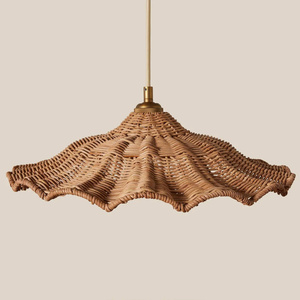 Vente en gros d'abat-jour en rotin artisanal à ondulations festonnées, lampe suspendue pour la maison, l'hôtel, la station balnéaire, le restaurant, le café, décoration - Product Image 1
