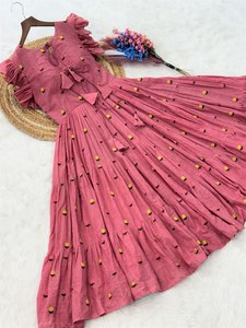 Hermosa Kurti Tradicional Rosa de Algodón con Bordado Floral hasta el Tobillo para Mujer - Product Image 6