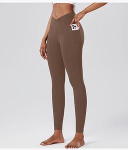 Legging Capri Gainant Personnalisé pour Femme – Taille Haute, Effet Seconde Peau, Idéal Entraînement - Product Image 1